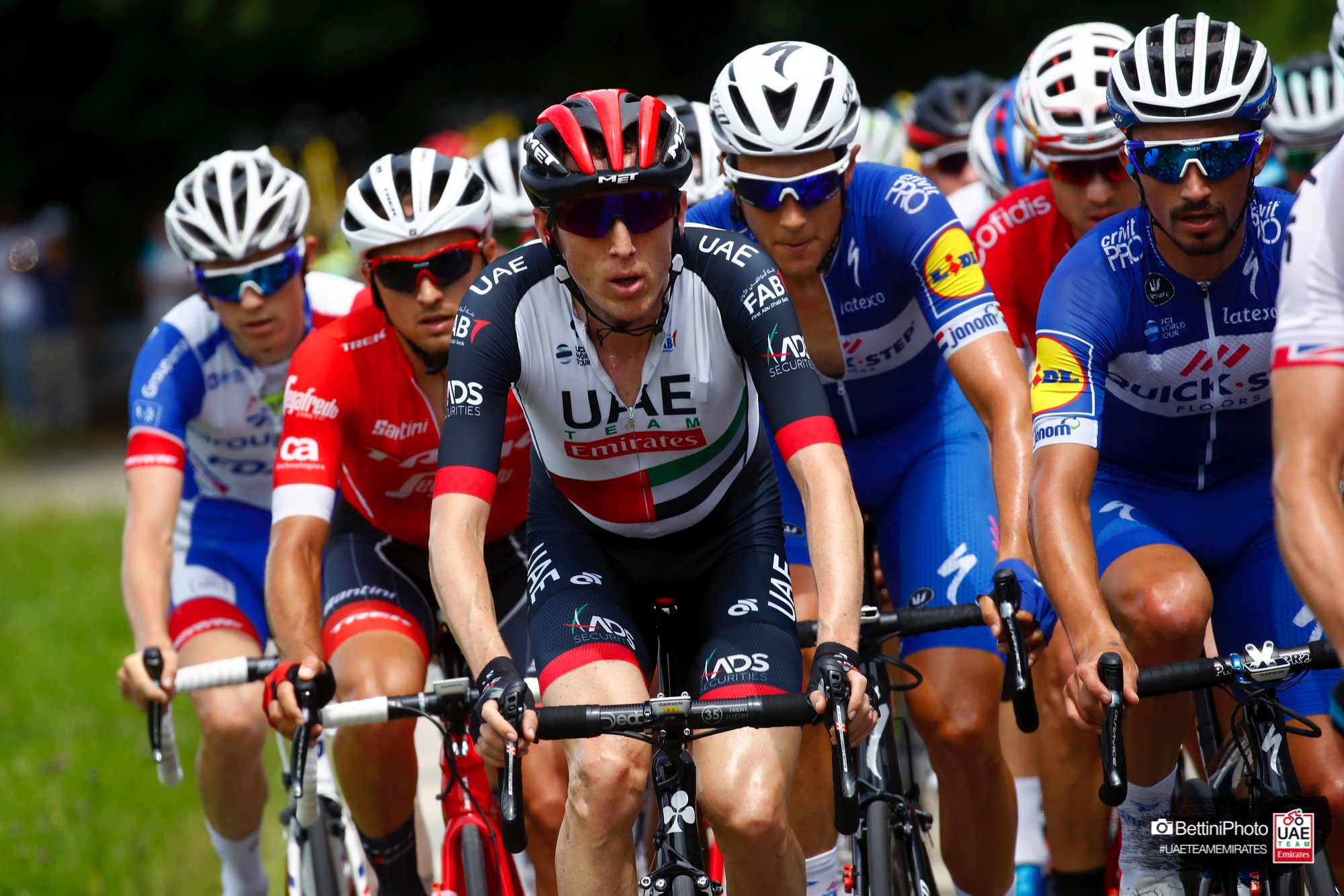 Dan Martin nearly takes a Dauphiné stage win - UAE team Emirates