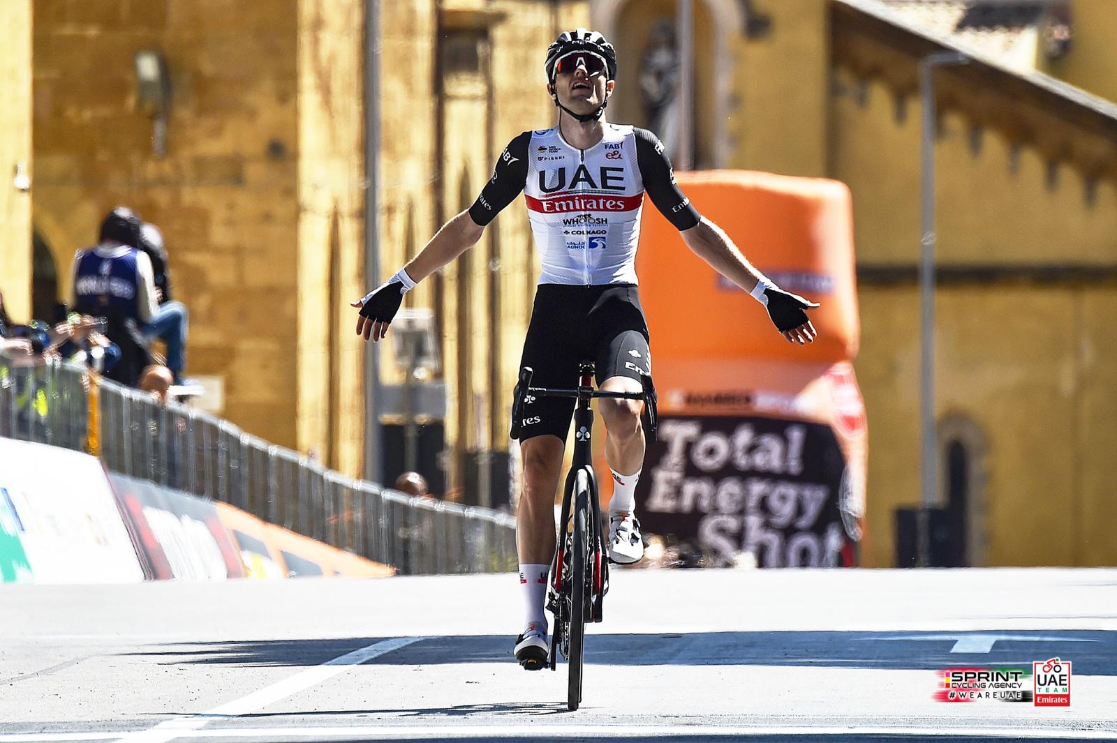 Fisher Black takes first pro win in Sicilia - UAE team Emirates