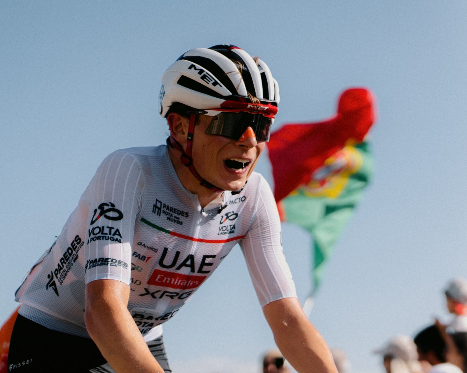 Adrià Pericas is sporting the white young rider's jersey in Portugal